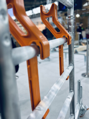 Rollgerüst P2 Safety mit Doppelgeländer AH 11,38 m I L  2,85 m