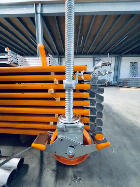 Layher Rollgerüst P2 Uni Standard Arbeitshöhe 8,35 m L 2,85 m B 0,75 m