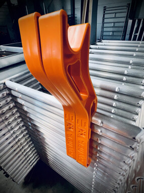 Layher Rollgerüst P2 Uni Standard Arbeitshöhe 13,38 m L 2,85 m B 0,75 m