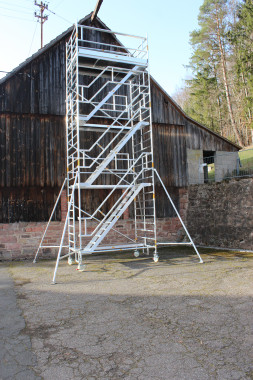Fahrgerüst mit Treppe L 2,50 m AH 4,60 m