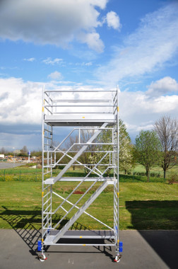 Fahrgerüst mit Treppe L 2,50 m AH 4,60 m